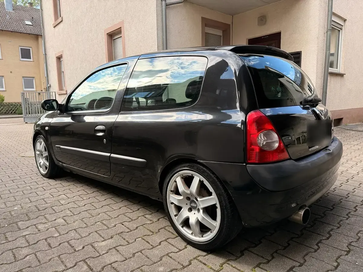 Gebraucht Renault Clio II 98 PS (72 kW) 2003 Schwarz Kleinwagen