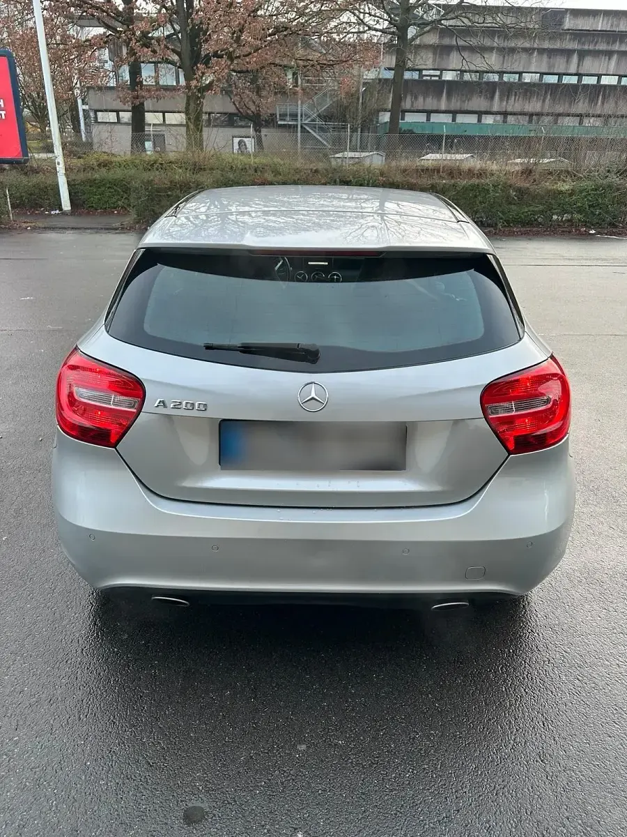 Gebraucht Mercedes A200 156 PS (114 kW) 2013 Silber Limousine