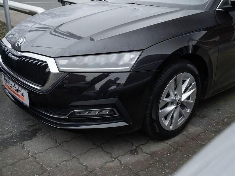 Schwarz Gebraucht 2022 Skoda Octavia Kombi | 24.699 € (Fairer Preis) - Bild 1/4