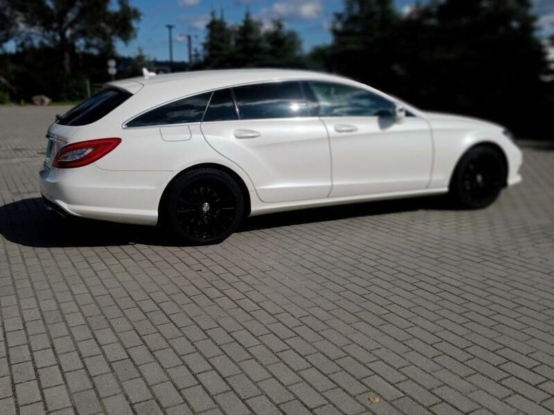 Weiß Gebraucht 2014 Mercedes CLS500 Shooting Brake Kombi | 29.900 € - Bild 1/4