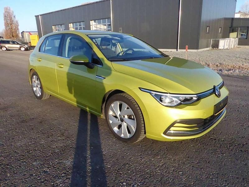 Gebraucht VW Golf VIII Style 150 PS (110 kW) 2020 Limonengelb metallic Kleinwagen