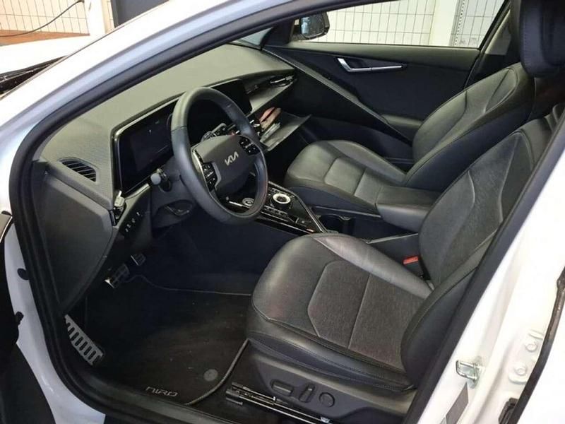 Gebraucht Kia e-Niro Inspiration 150 kW (204 PS) 2023 Weiß SUV