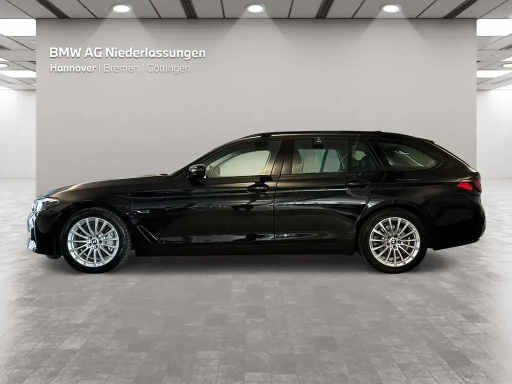 Używany BMW 530e 184 KM (135 kW) 2022 Czarny Kombi