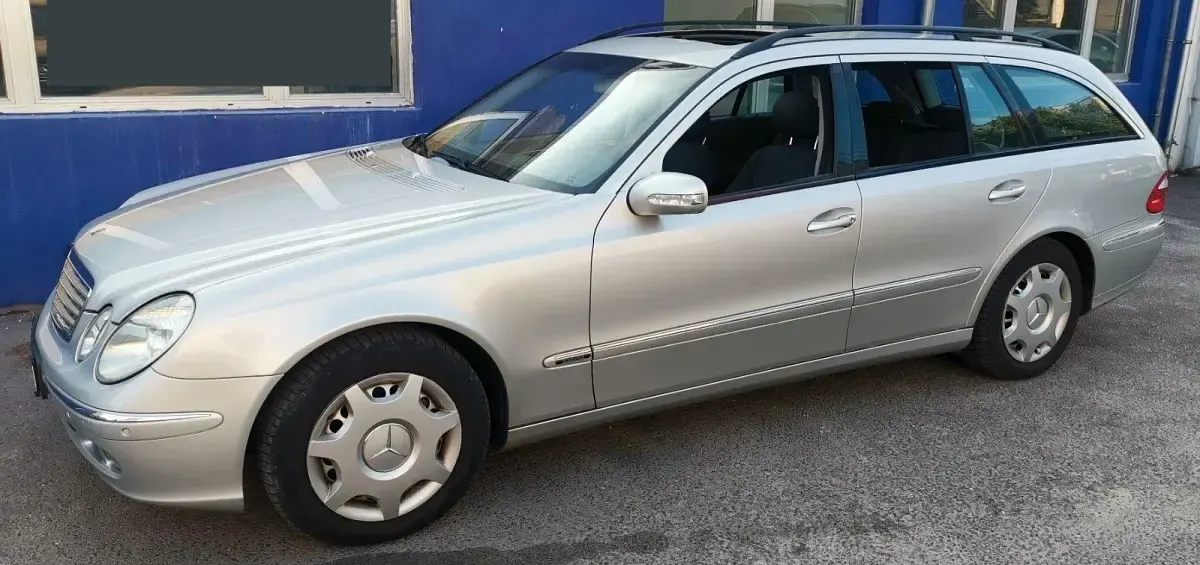 Gebraucht Mercedes E220 150 PS (110 kW) 2005 Schwarz Limousine