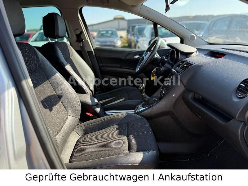 Gebraucht Opel Meriva 101 PS (74 kW) 2012 Silber Van / Kleinbus