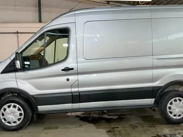 Gebraucht Ford Transit 170 PS (125 kW) 2020 Silber Van / Kleinbus