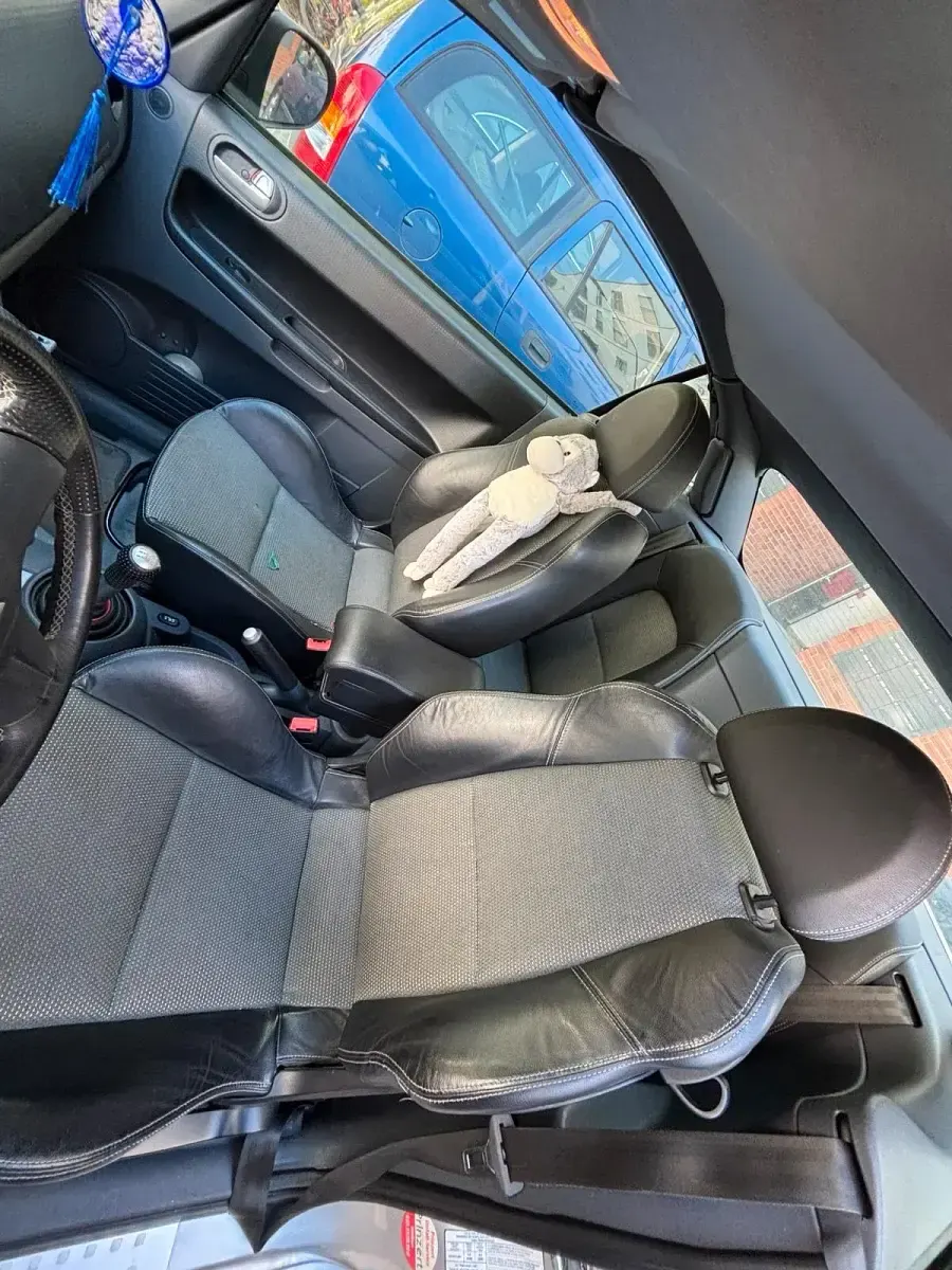 Second-hand Mitsubishi Colt 150 CP (110 kW) 2006 Gri Cabrio