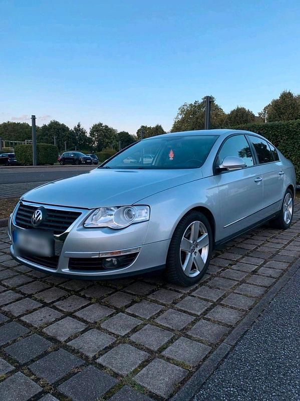 Silber Gebraucht 2007 VW Passat Limousine | 2.000 € (Superpreis) - Bild 1/4