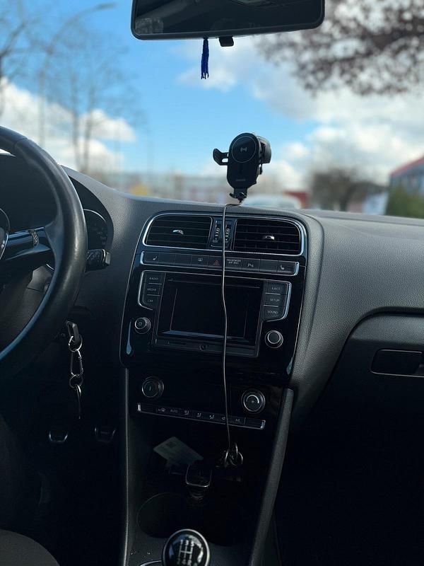 Gebraucht VW Polo Sound 75 PS (55 kW) 2017 Schwarz Kleinwagen