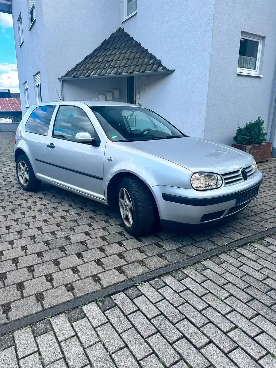 Gebraucht VW Golf IV 75 PS (55 kW) 2003 Silber Kleinwagen