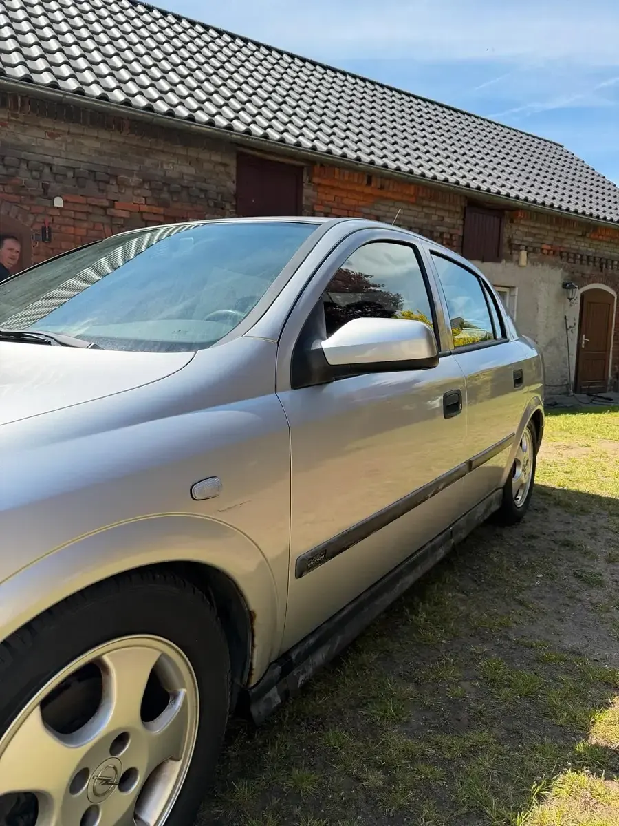 Gebraucht Opel Astra 101 PS (74 kW) 2000 Silber Kleinwagen