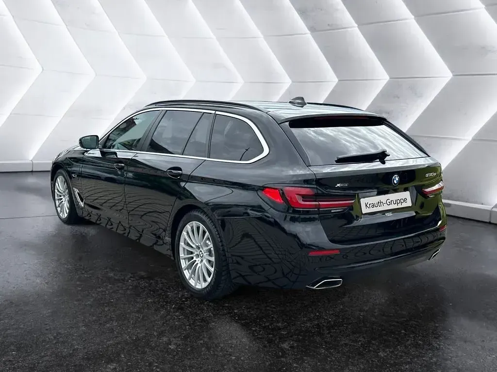 Gebraucht BMW 530e 292 PS (214 kW) 2023 Schwarz Limousine
