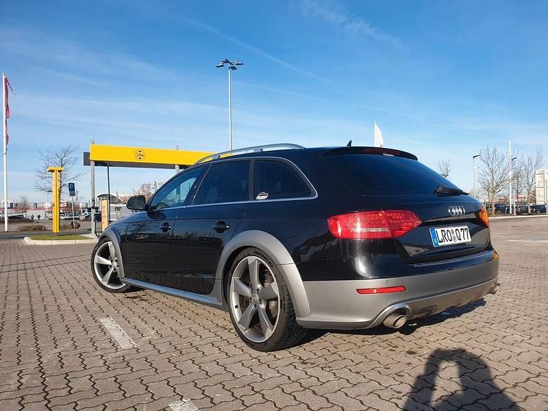 Schwarz Gebraucht 2010 Audi A4 Allroad Ambiente Kombi | 9.300 € (Etwas zu teuer) - Bild 1/4