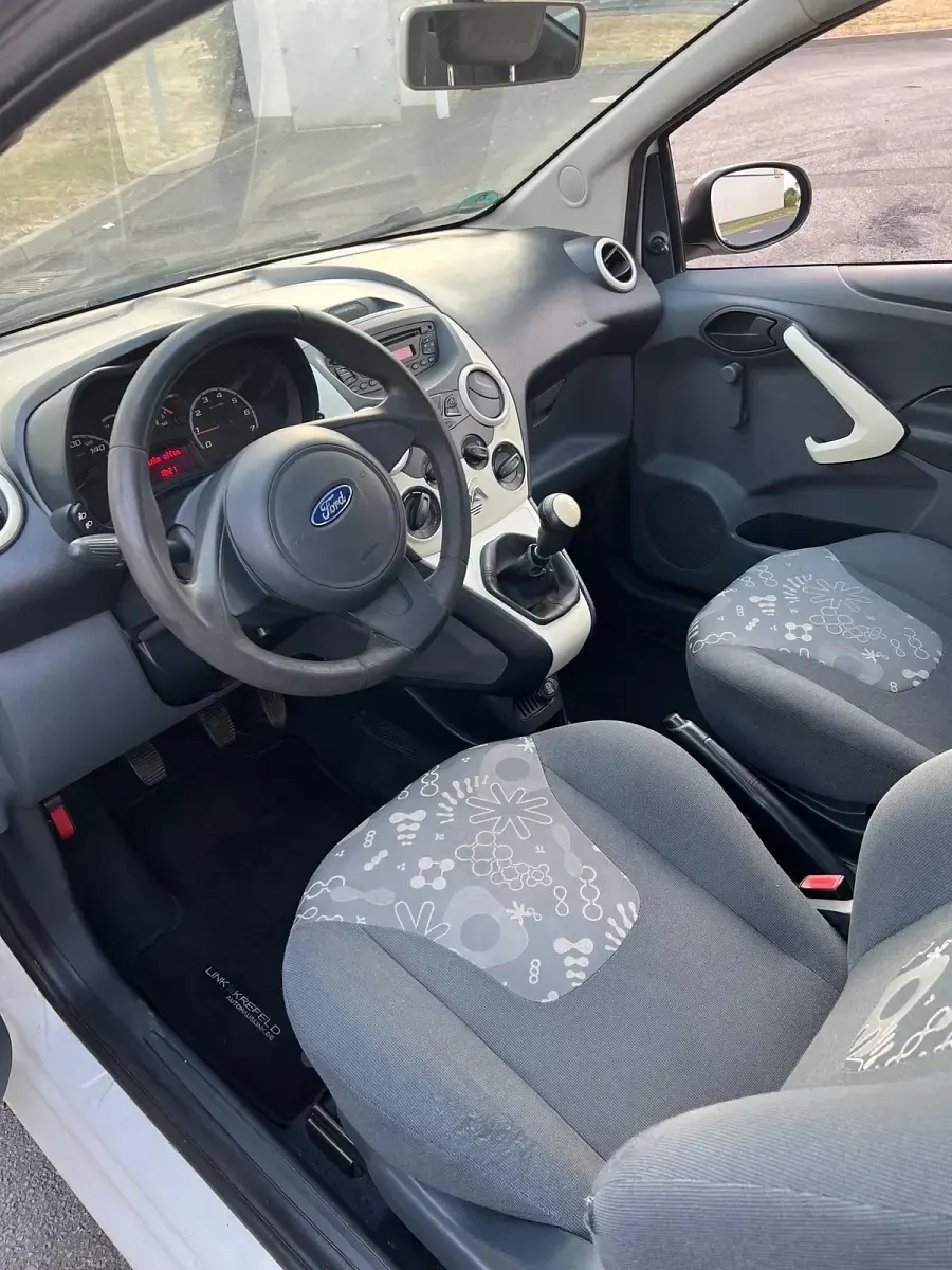 Gebraucht Ford Ka 68 PS (50 kW) 2015 Weiß Kleinwagen