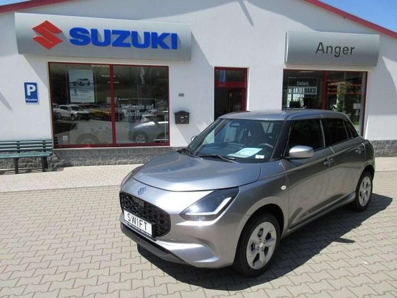 Premiumsilverpearl Gebraucht 2025 Suzuki Swift Comfort Kleinwagen | 22.990 € (Teuer) - Bild 1/4