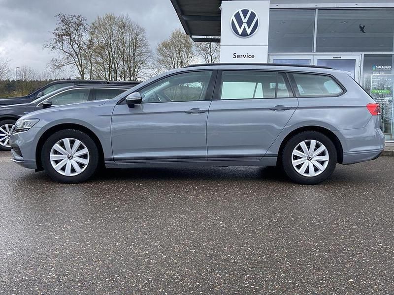 Gebraucht VW Passat 150 PS (110 kW) 2022 Grau Kombi