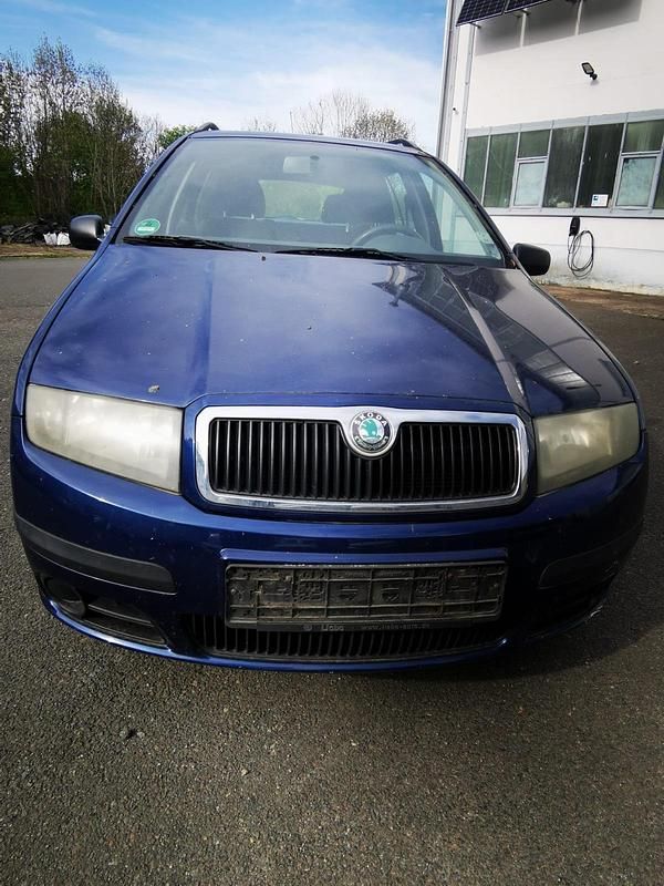 Second-hand Skoda Fabia 2005 Albastru Break
