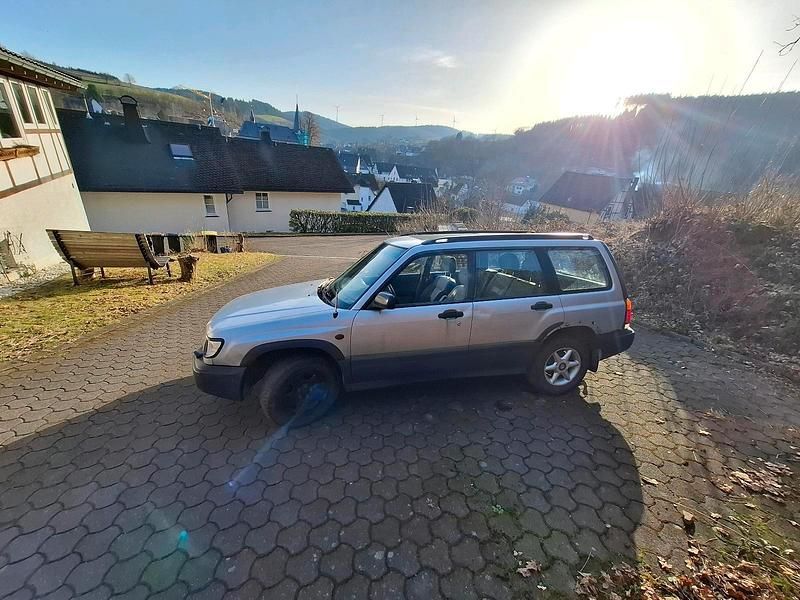 Gebraucht Subaru Forester 125 PS (91 kW) 1998 Silber SUV