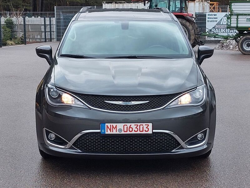 Gebraucht Chrysler Pacifica 287 PS (211 kW) 2017 Grau SUV
