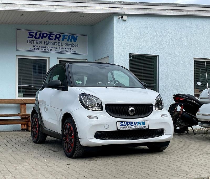 Weiß Gebraucht 2017 Smart ForTwo Coupé Passion Coupé | 8.390 € (Guter Preis) - Bild 1/4