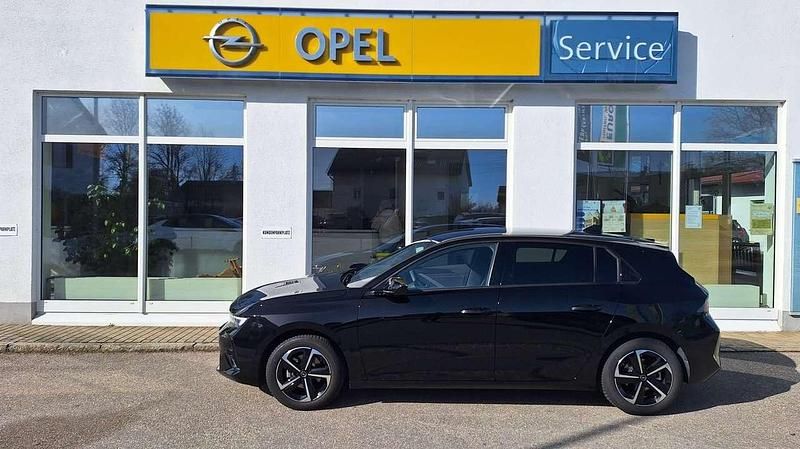 Gebraucht Opel Astra 131 PS (96 kW) 2024 Other Limousine