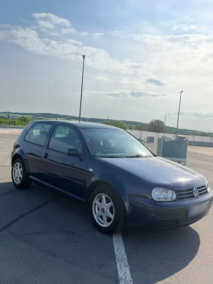 Gebraucht VW Golf IV 75 PS (55 kW) 2000 Blau Kleinwagen