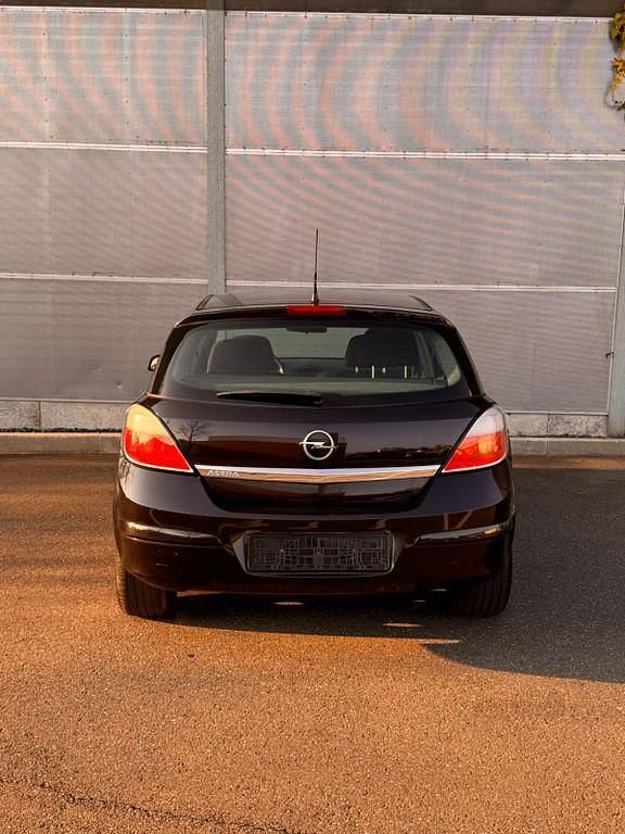 Gebraucht Opel Astra 90 PS (66 kW) 2005 Schwarz Limousine