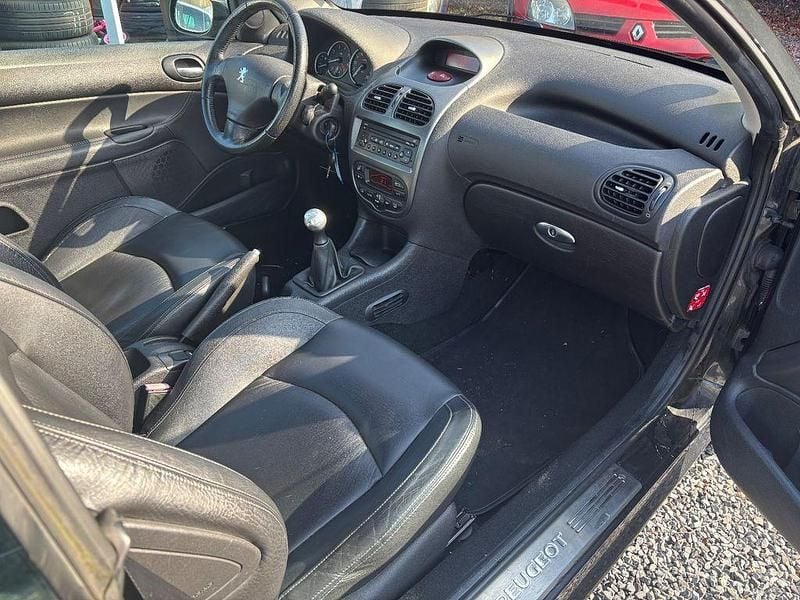 Gebraucht Peugeot 206 CC Platinum 109 PS (80 kW) 2005 Cabrio