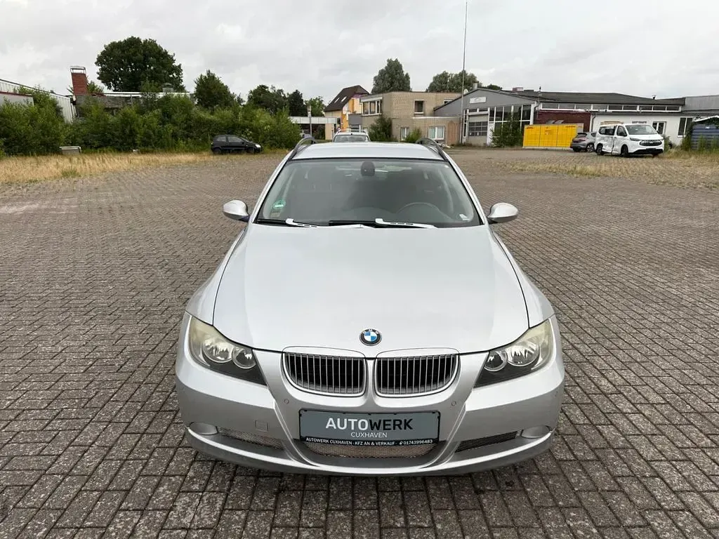 Gebraucht BMW 318 143 PS (105 kW) 2008 Silber Kombi