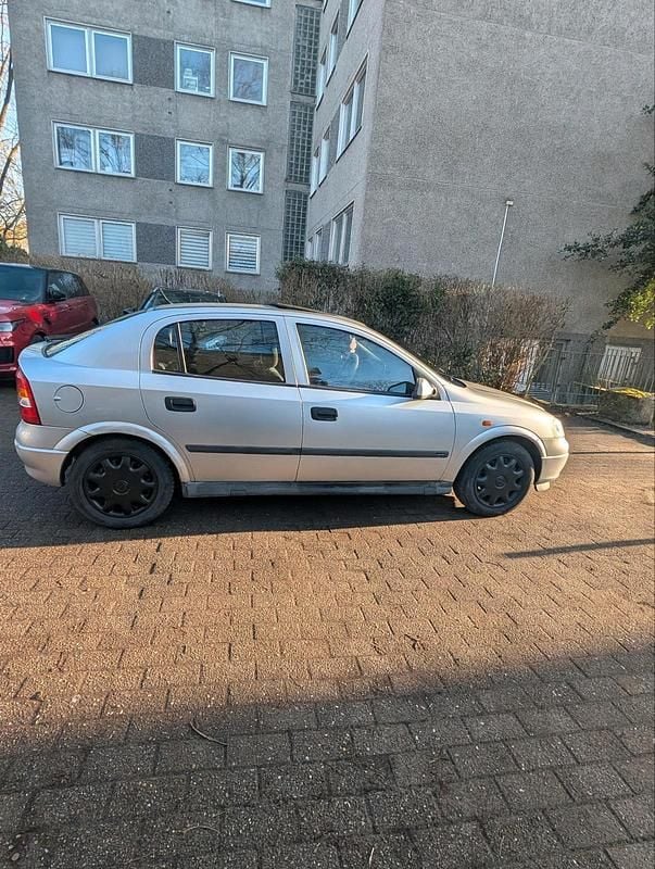 Gebraucht Opel Astra 75 PS (55 kW) 1999 Grau Limousine