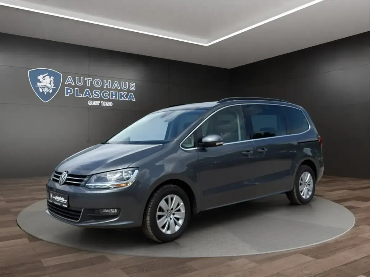 Gebraucht VW Sharan Comfortline 150 PS (110 kW) 2022 Van / Kleinbus