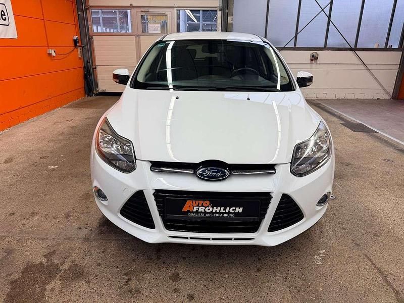 Gebraucht Ford Focus Titanium 125 PS (91 kW) 2012 Weiß Kombi