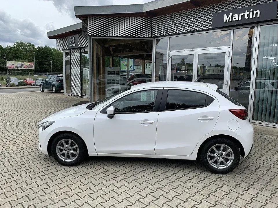 Gebraucht Mazda 2 Center-Line 75 PS (55 kW) 2016 Weiss Limousine