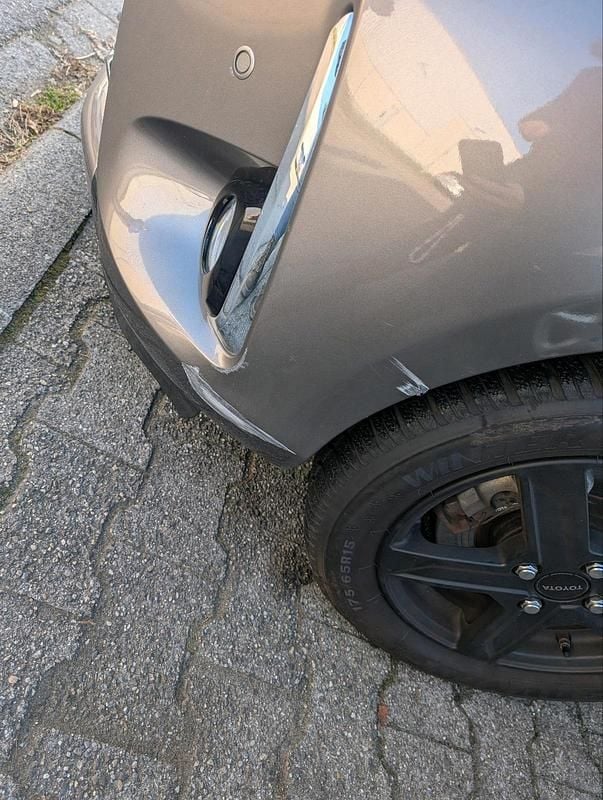 Gebraucht Toyota Yaris Hybrid 101 PS (74 kW) 2018 Kleinwagen