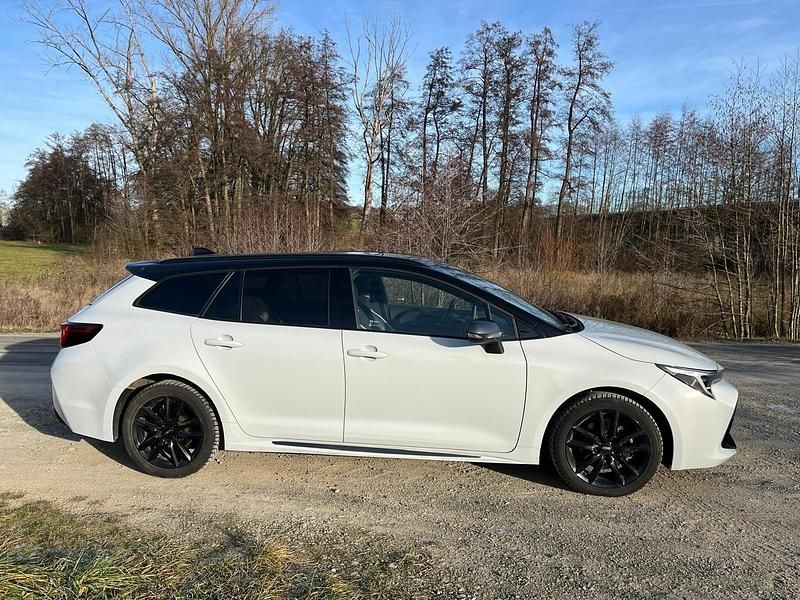 Gebraucht Toyota Corolla 196 PS (144 kW) 2024 Grau Kombi