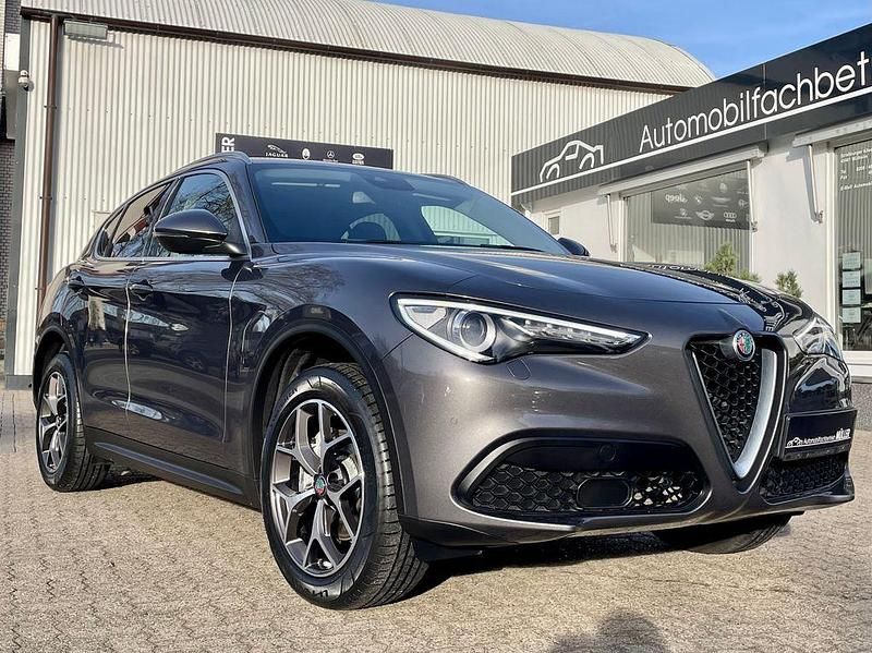 Gebraucht Alfa Romeo Stelvio 200 PS (147 kW) 2019 Grau SUV