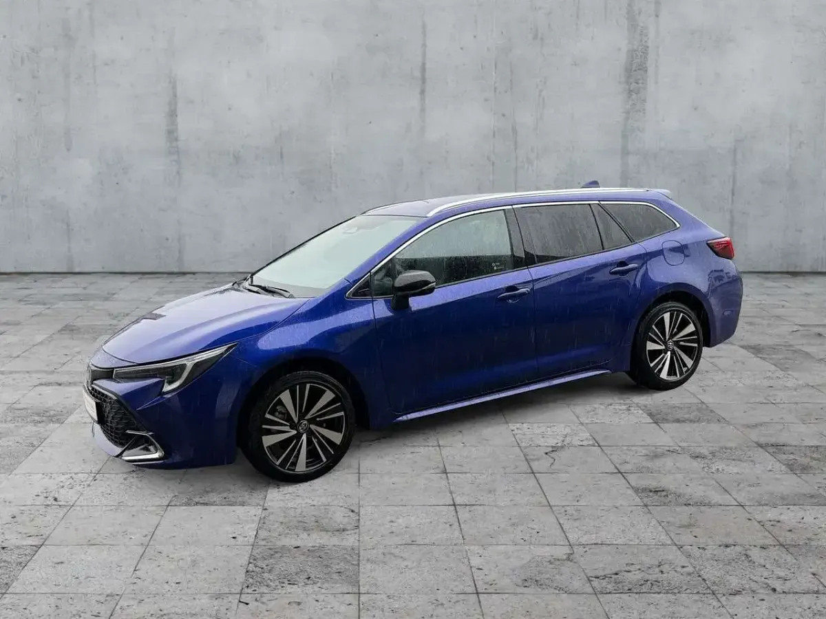 Neu Toyota Corolla 196 PS (144 kW) 2026 Juniper blue Kombi