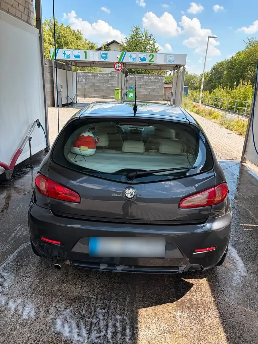 Gebraucht Alfa Romeo 147 105 PS (77 kW) 2005 Grau Kleinwagen