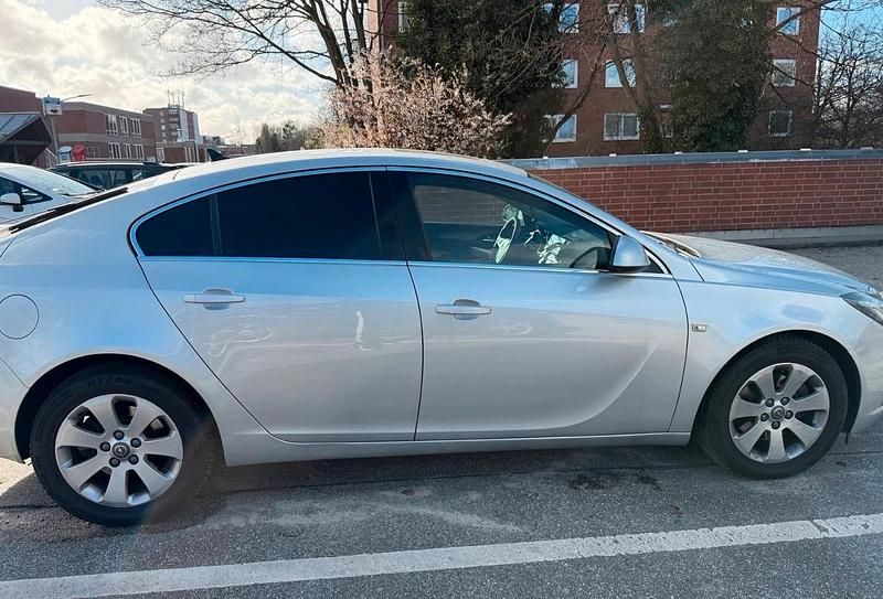 Gebraucht Opel Insignia 220 PS (161 kW) 2010 Silber Limousine