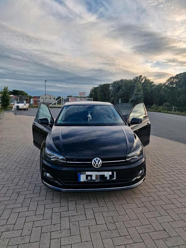 Schwarz Gebraucht 2018 VW Polo Highline Kleinwagen | 13.800 € (Fairer Preis) - Bild 1/4