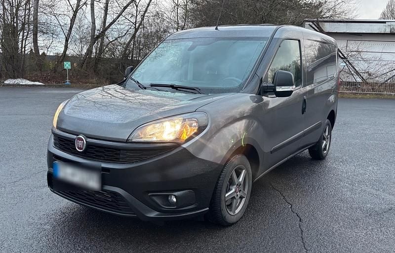 Gebraucht Fiat Doblò 101 PS (74 kW) 2022 Grau Van / Kleinbus