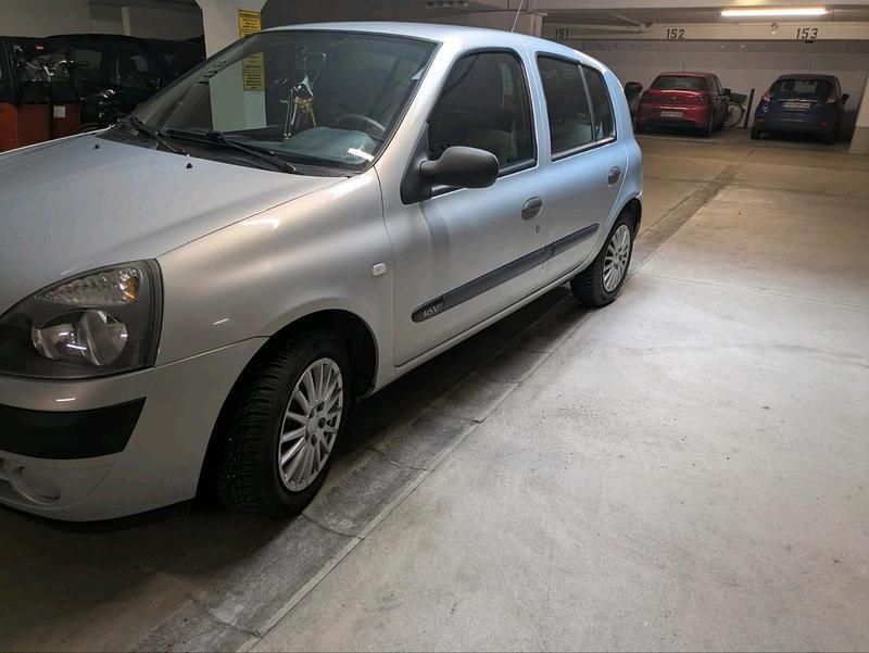 Gebraucht Renault Clio II 2004 Silber Kleinwagen