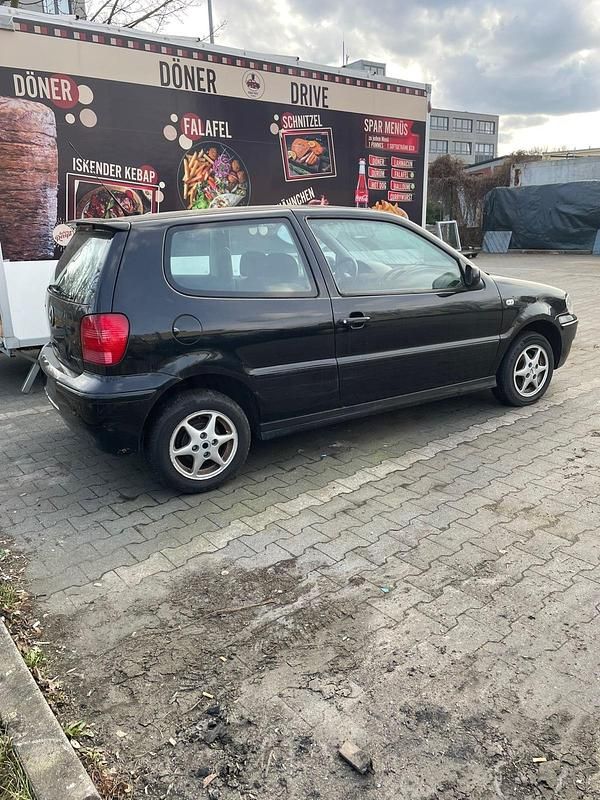 Gebraucht VW Polo 50 PS (36 kW) 2001 Schwarz Kleinwagen