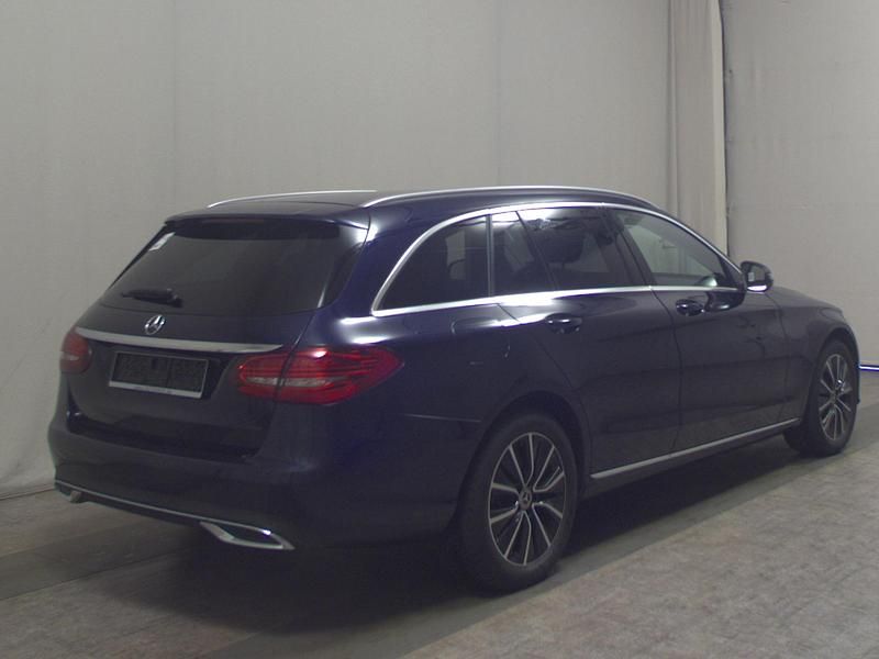 Gebraucht Mercedes C220 Exclusive 194 PS (142 kW) 2021 Blau Kombi