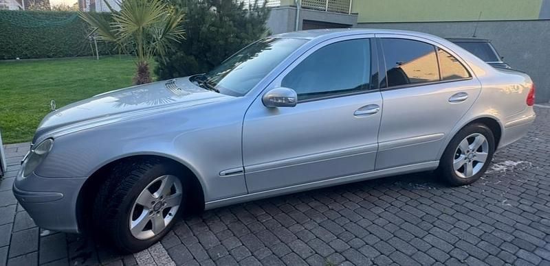Gebraucht Mercedes E280 190 PS (139 kW) 2005 Silber Limousine