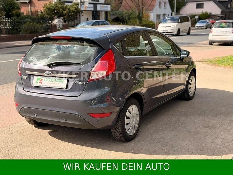 Gebraucht Ford Fiesta Titanium 101 PS (74 kW) 2013 Grau Kleinwagen
