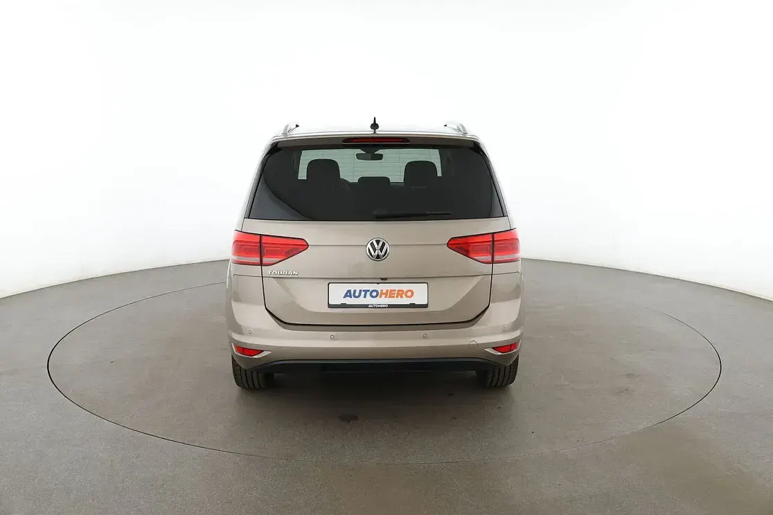Gebraucht VW Touran Highline 150 PS (110 kW) 2019 Beige Van / Kleinbus