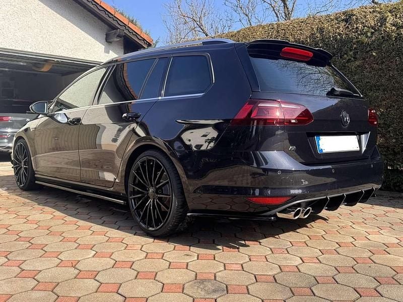 Gebraucht VW Golf VIII R-line 140 PS (102 kW) 2024 Kombi