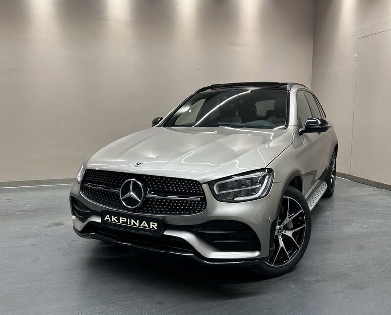 Silber mojavesilber metallic Gebraucht 2019 Mercedes GLC300 AMG line SUV | 44.800 € - Bild 1/4