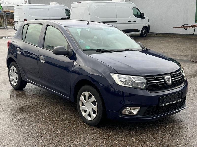 Blau Gebraucht 2020 Dacia Sandero Essentiel Limousine | 6.950 € (Superpreis) - Bild 1/4